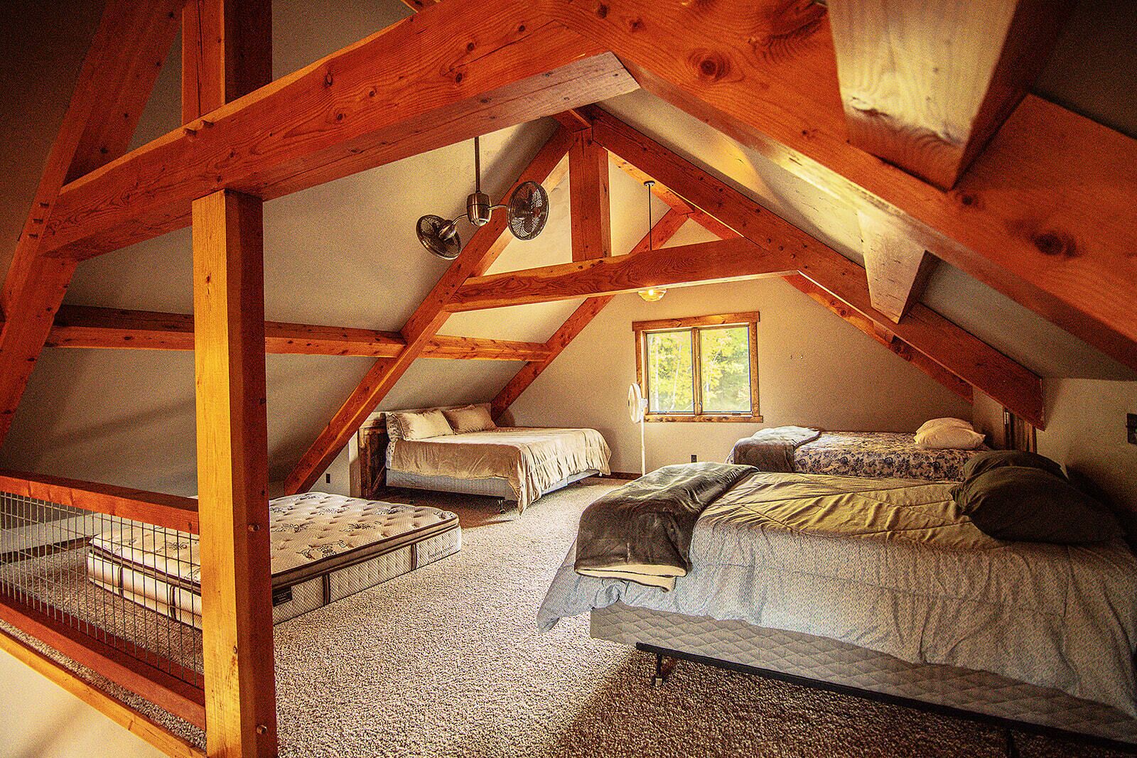 DREAM CABIN ~ Pool Table/Air Hockey, Hot Tub, WiFi, ON THE Trails. BEST VALUE!! in Deadwood, United States