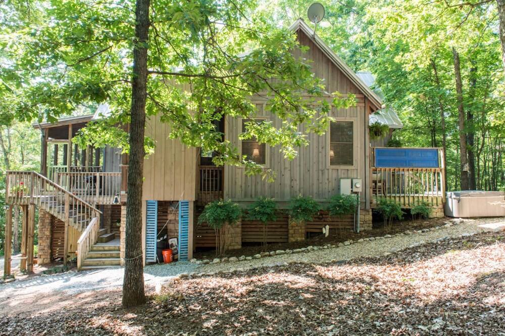 Cozy Cabin On Lake Martin With Boat Dock In Auburn Opelika