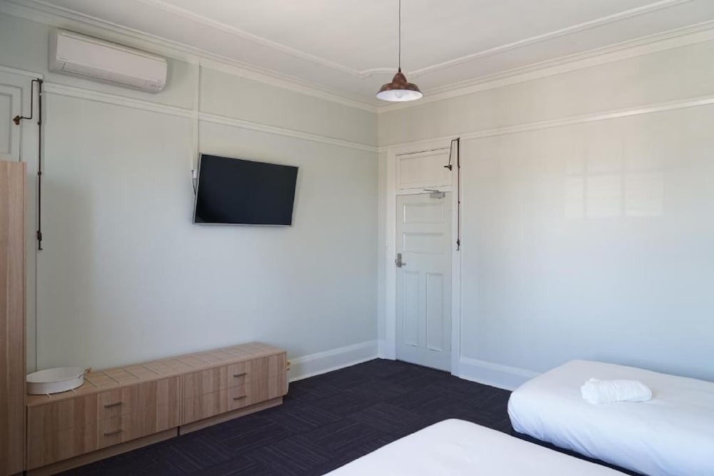 Room, Rosehill Hotel