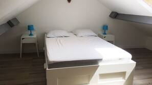1 bedroom, linens