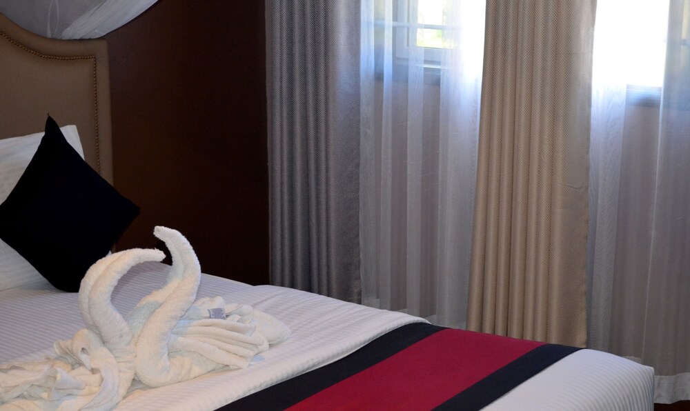 Saffron Beach Bistro & Cottages AU104 Deals & Reviews (Entebbe, UGA