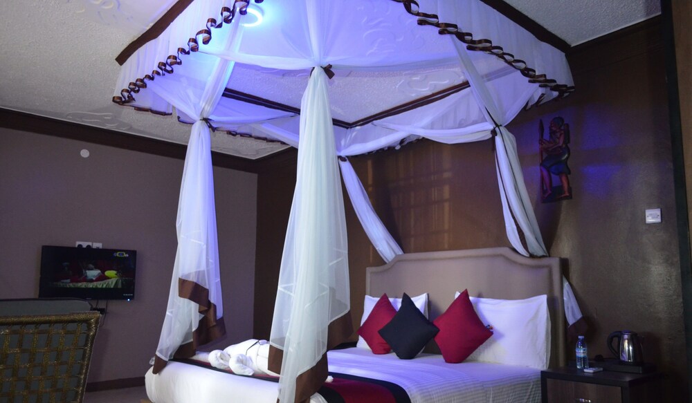 Saffron Beach Bistro & Cottages Deals & Reviews (Entebbe, UGA) Wotif