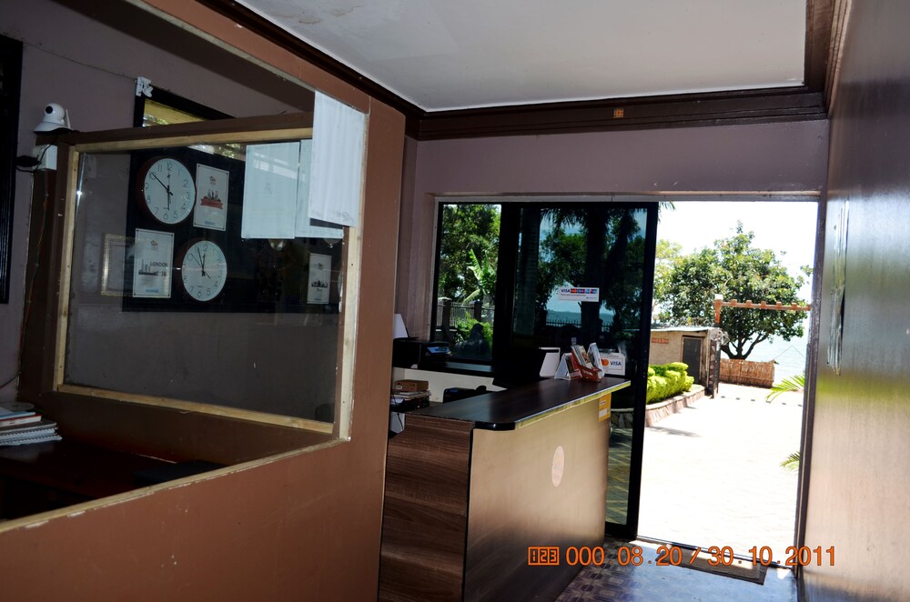 Saffron Beach Bistro & Cottages AU104 Deals & Reviews (Entebbe, UGA