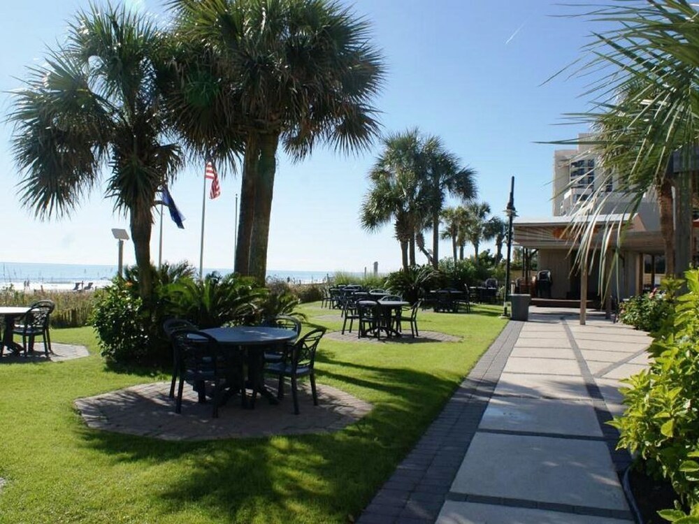 "Flip Flop Beachfront"~ Enjoy the Million Dollar View!  Oceanfront Heaven