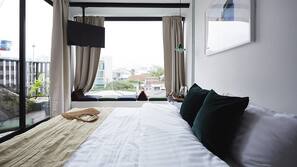 Minibar, desk, blackout curtains, free WiFi