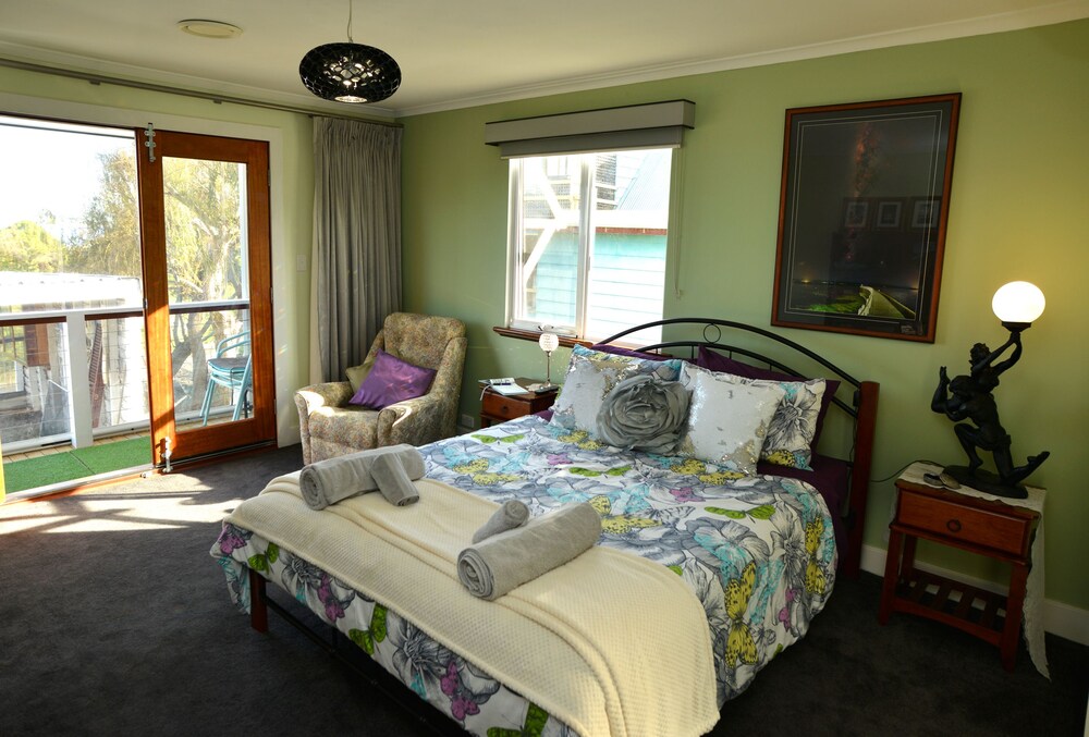 Kinsella’s Water Views