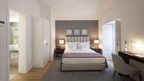 In-room safe, soundproofing, free WiFi, linens