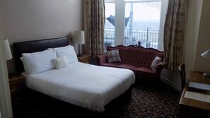 Iron/ironing board, free WiFi, linens