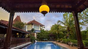 Seasonal outdoor pool