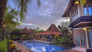 Seasonal outdoor pool