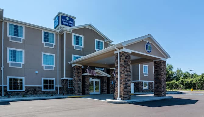 Cobblestone Hotel Suites Hutchinson In Hutchinson Mn Expedia