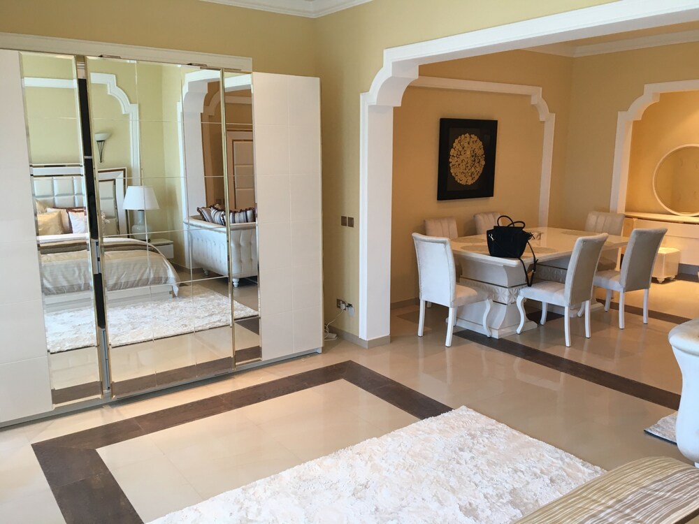 Room, Al Hamra Residence