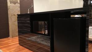 Fridge, microwave, hob, electric kettle