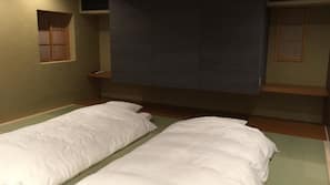 Free WiFi, linens