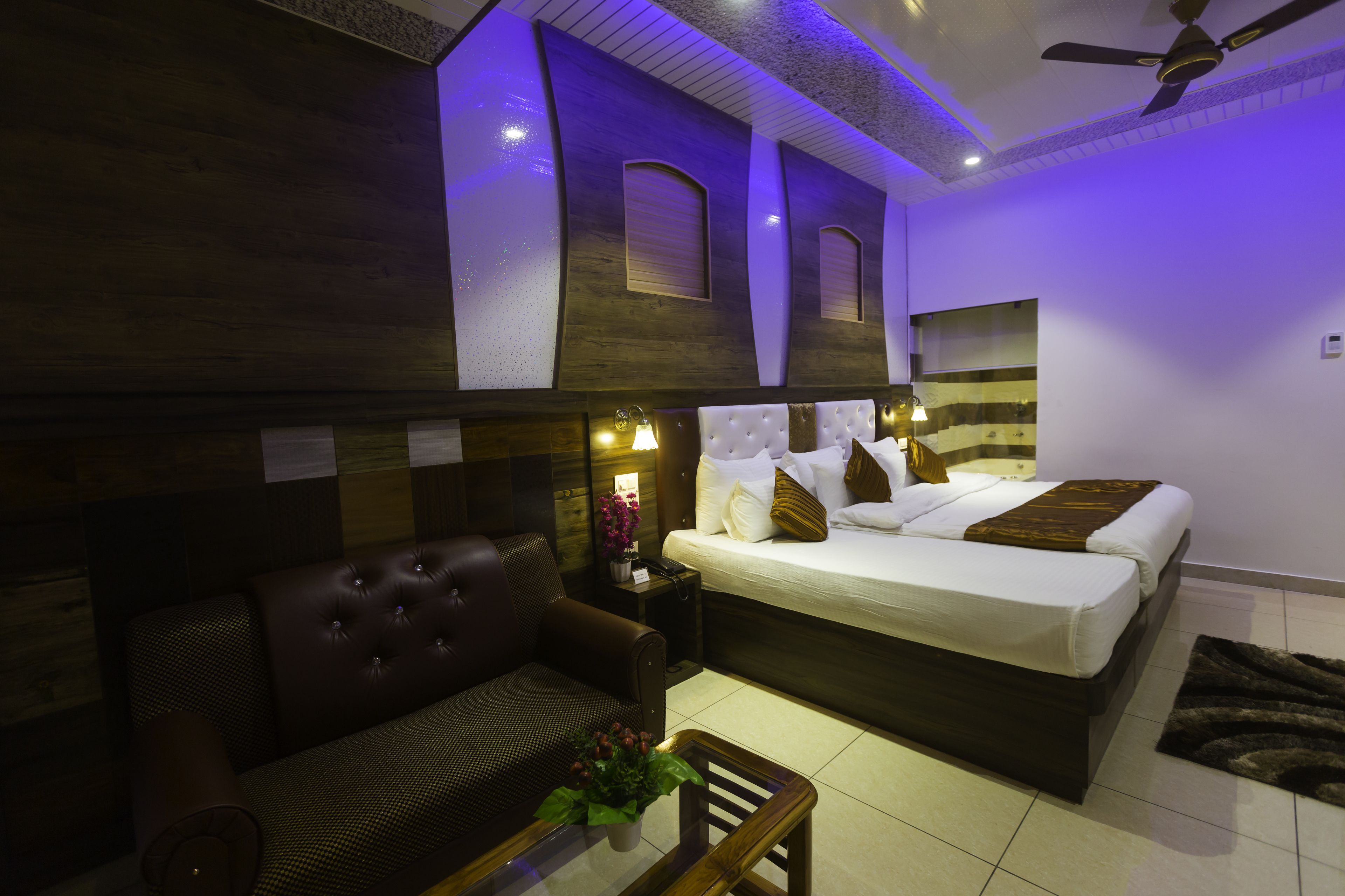 Hotel Kings Regency In Dera Gopipur India Expedia