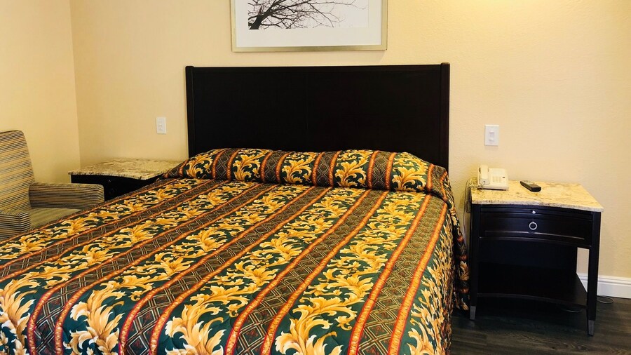 Bayshore Inn