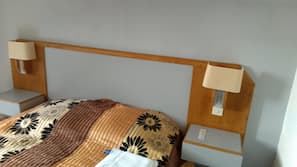 1 bedroom, desk, iron/ironing board, free WiFi
