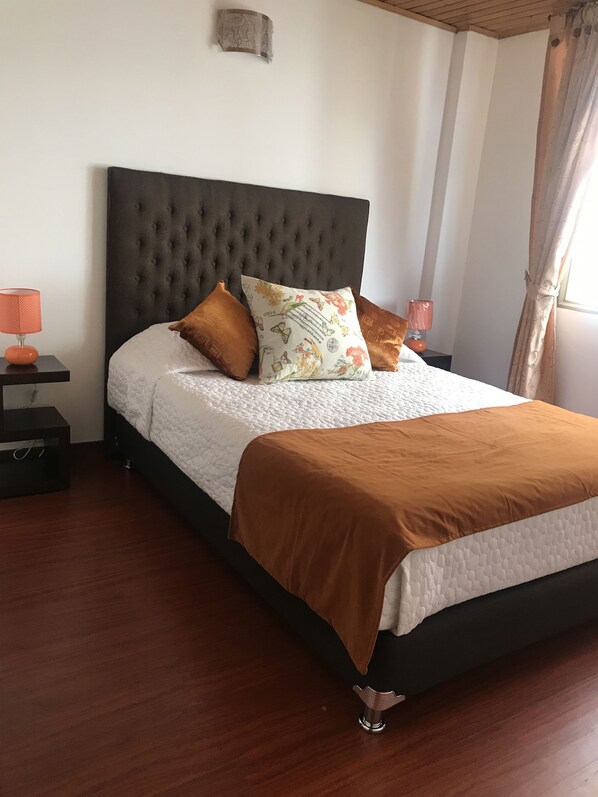 Book Aparta Hotel Oporto 83 in Bogotá