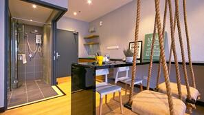 18 bedrooms, minibar, soundproofing, iron/ironing board