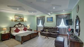 Premium bedding, in-room safe, desk, free WiFi