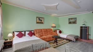 Premium bedding, in-room safe, desk, free WiFi