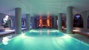Indoor pool, 4 outdoor pools, pool umbrellas, pool loungers