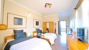 1 bedroom, minibar, desk, free WiFi