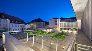 Fassade der Unterkunft – Abend/Nacht