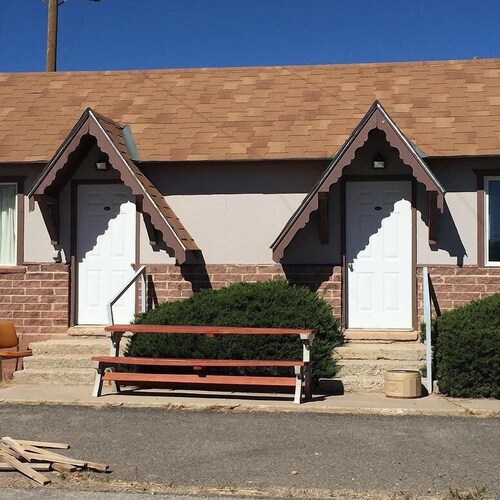 Sunset Inn in Wamsutter | Best Rates & Deals on Orbitz