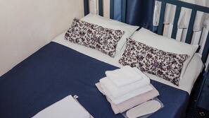In-room safe, soundproofing, iron/ironing board, free WiFi
