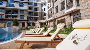 Seasonal outdoor pool