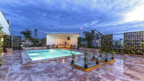 w-100 hotel_img