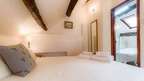 1 bedroom, premium bedding, iron/ironing board, free WiFi