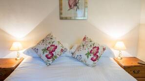 1 bedroom, premium bedding, iron/ironing board, free cots/infant beds