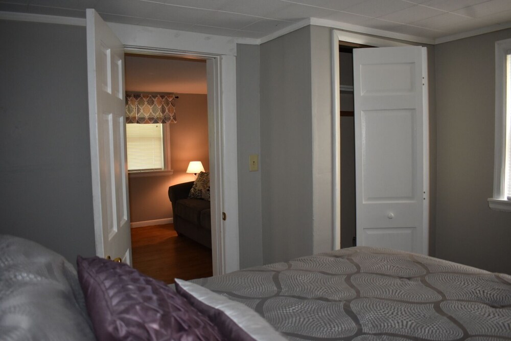 Cozy 2 Bedroom House In Adrian Cheap Hotel Deals Rates