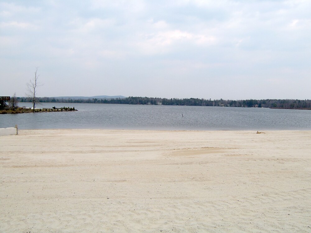 New Listing Walk To Lake Beach Pool Clubhouse Book Your Summer Featured Image Pool