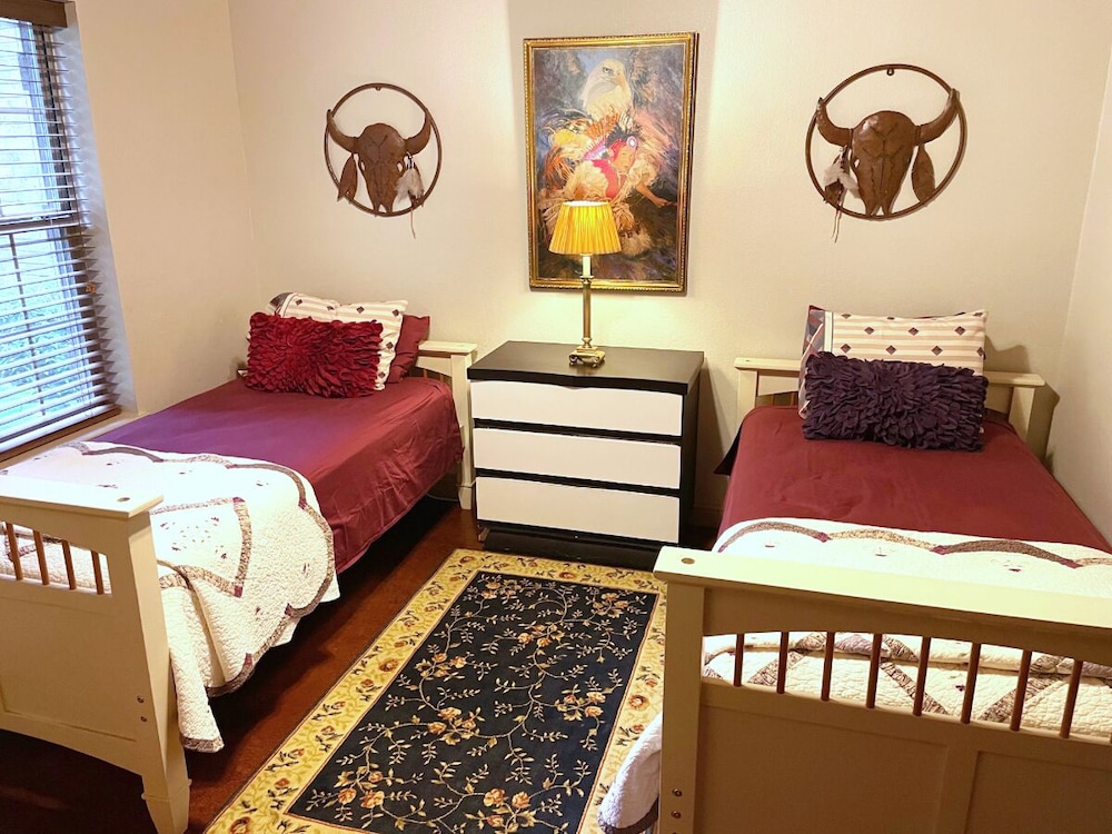 Beautiful East Texas Cottage on Private Lake VRBO Premier Property