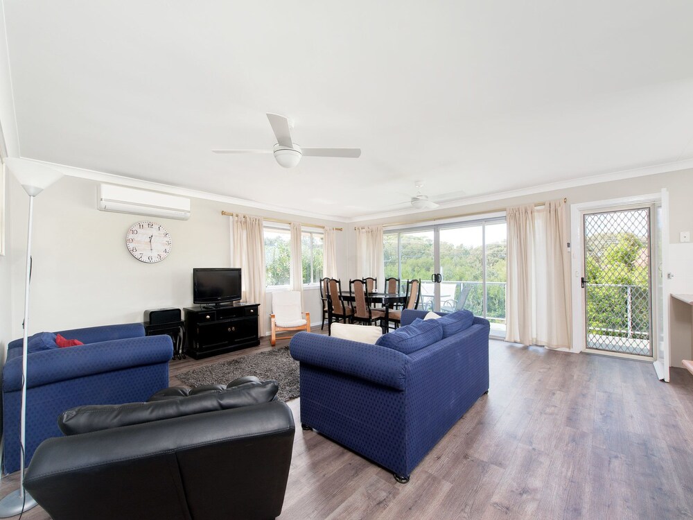 Surfair, Unit 1/24 Marine Drive