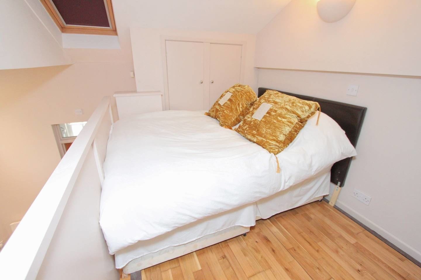 The Coach House in Clifton Village With Parking in Bristol in Bristol, United Kingdom