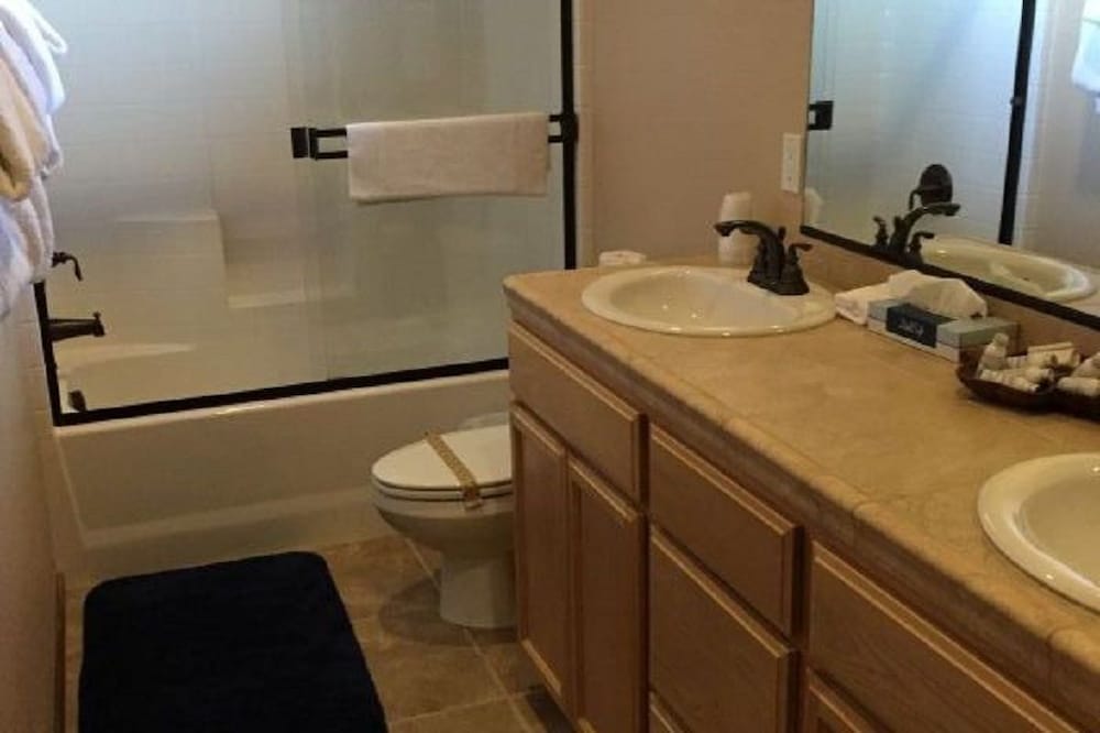 Lake Shastina Golf Resort