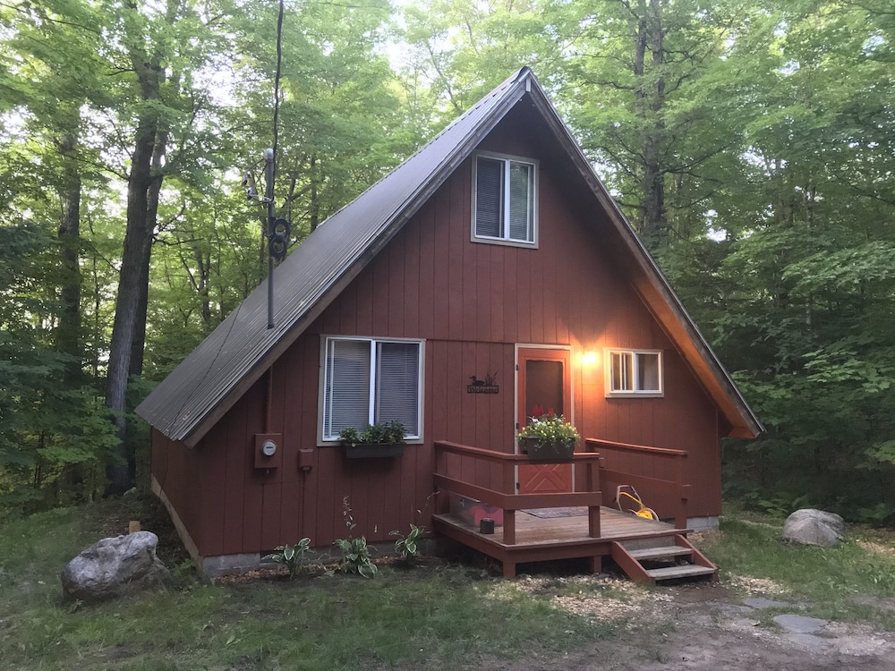 Baraga County Beaufort Lake Cabin in Michigamme Best Rates & Deals on