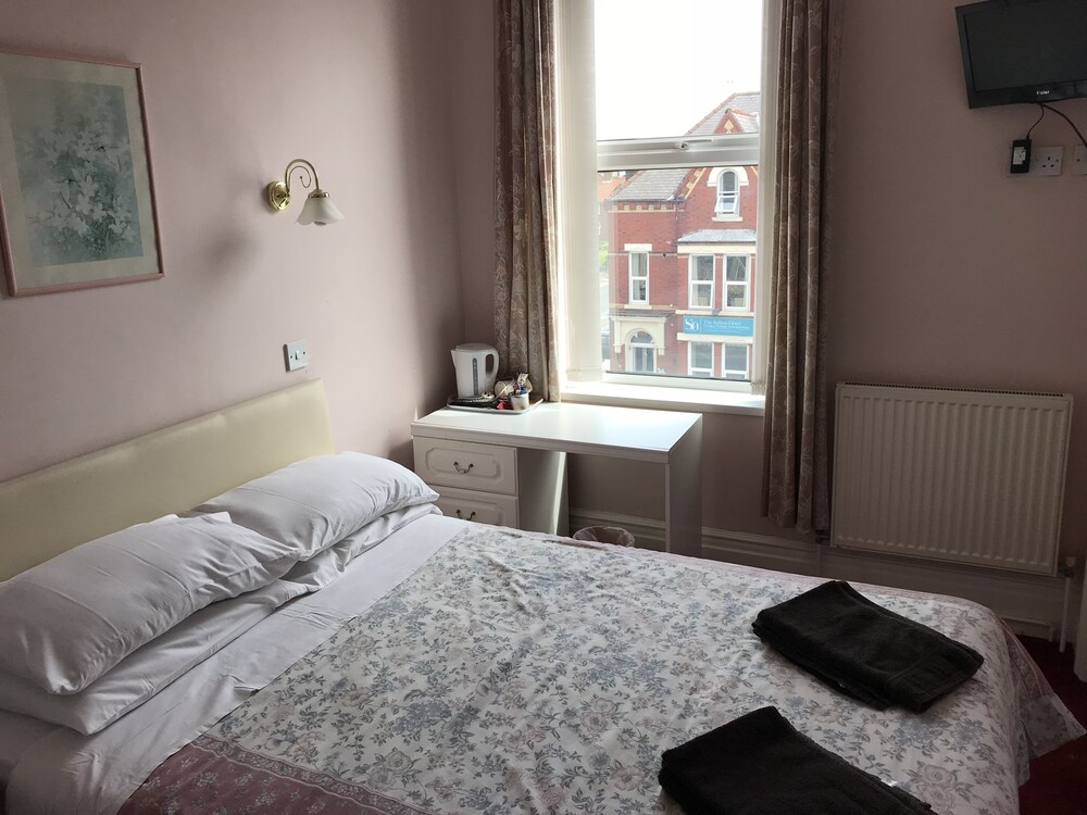 Viking Guest House Deals & Reviews (Bridlington, GBR) Wotif