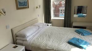 Iron/ironing board, free WiFi, linens