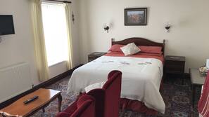 Iron/ironing board, free WiFi, linens