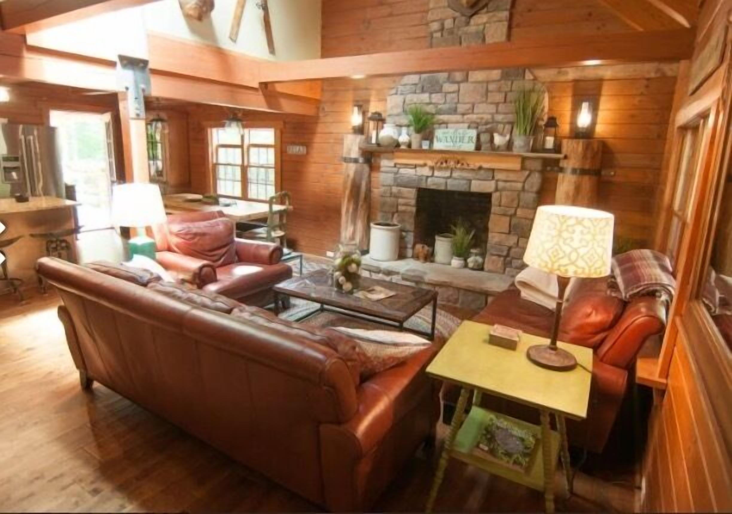 5 Bedroom Cabin in  (Blizzards Gate Rd 197 Hummingbird Lane) in Davis, United States