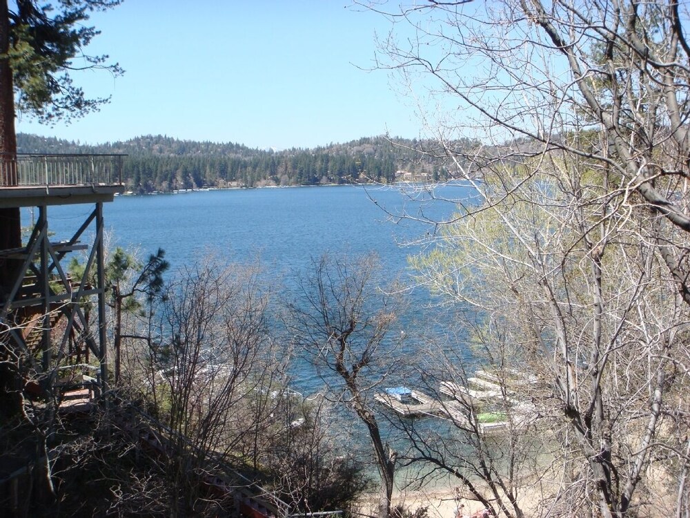 Newly Remodeled Lakefront Cabin Views Beach Hardwood Floors