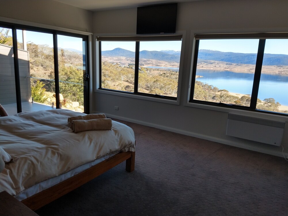 Willow Bay Lodge
