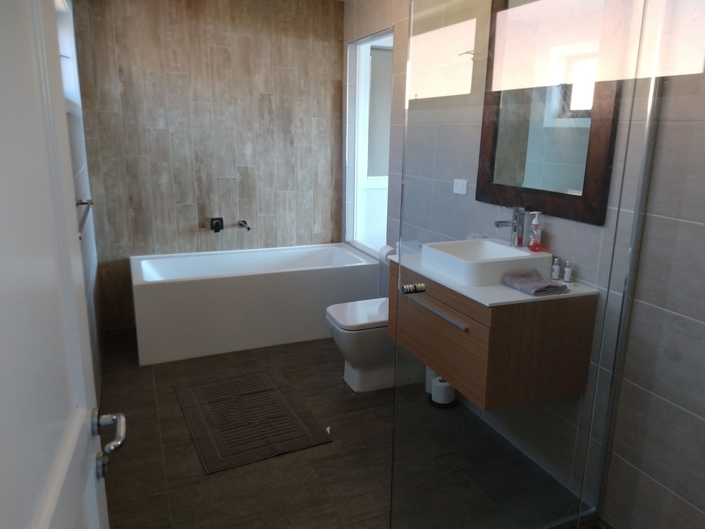 Willow Bay Lodge