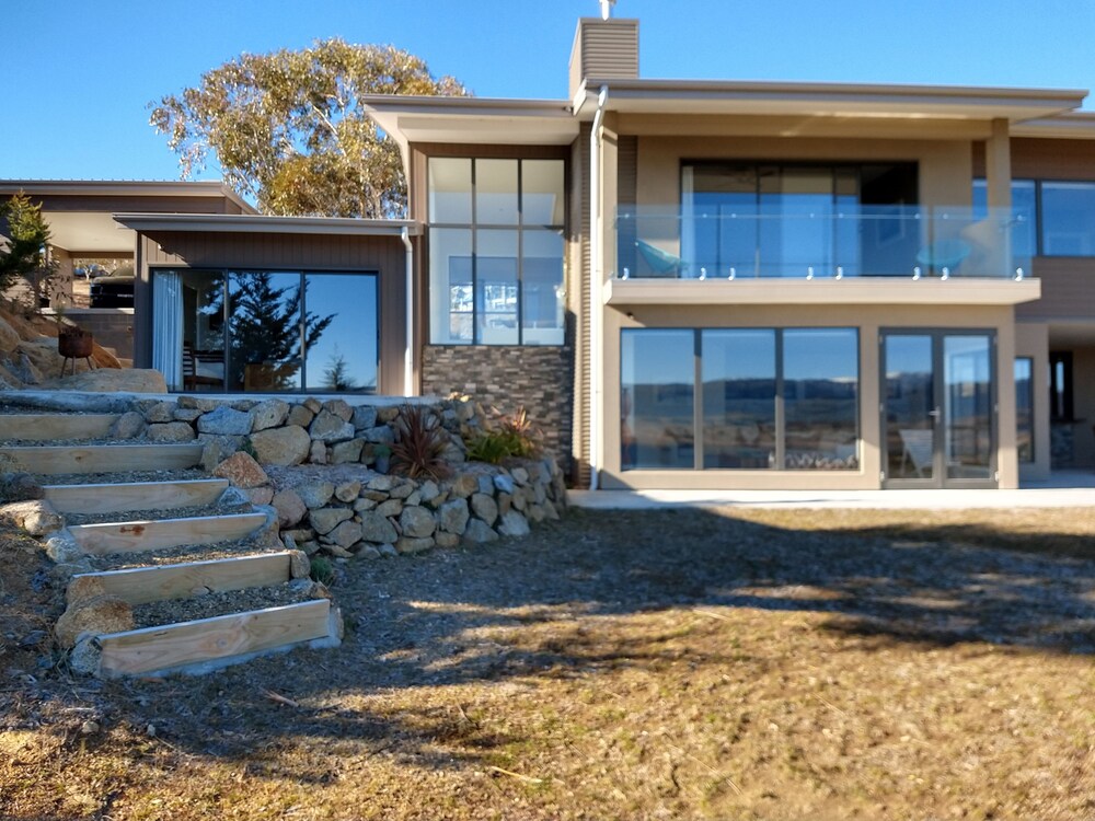 Willow Bay Lodge