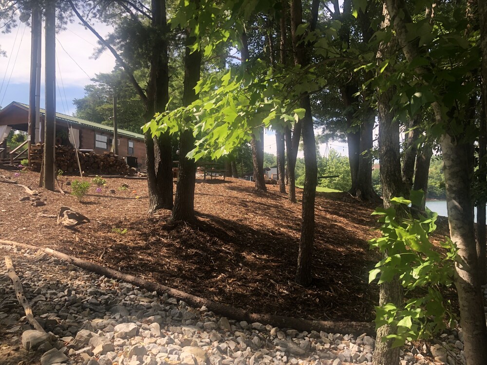 Cozy Cabin on Lake James with Private Beach and Boat Dock, Nebo, NC Vacation Rental Cabin ByOwner